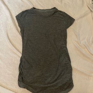 New balance grey women’s workout tee.